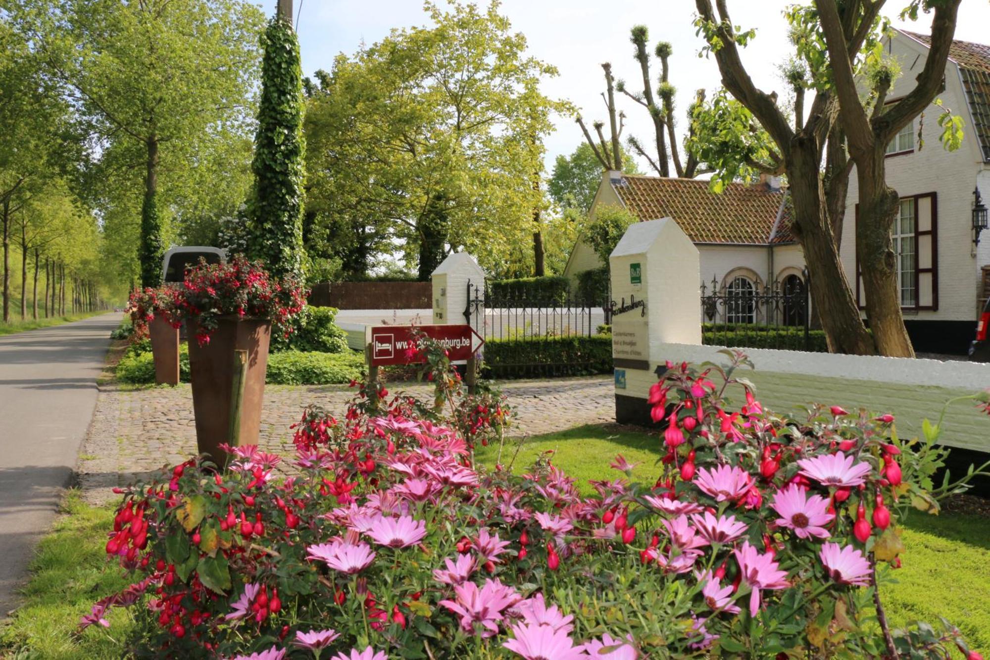 B&B Pronkenburg Брюж Екстериор снимка