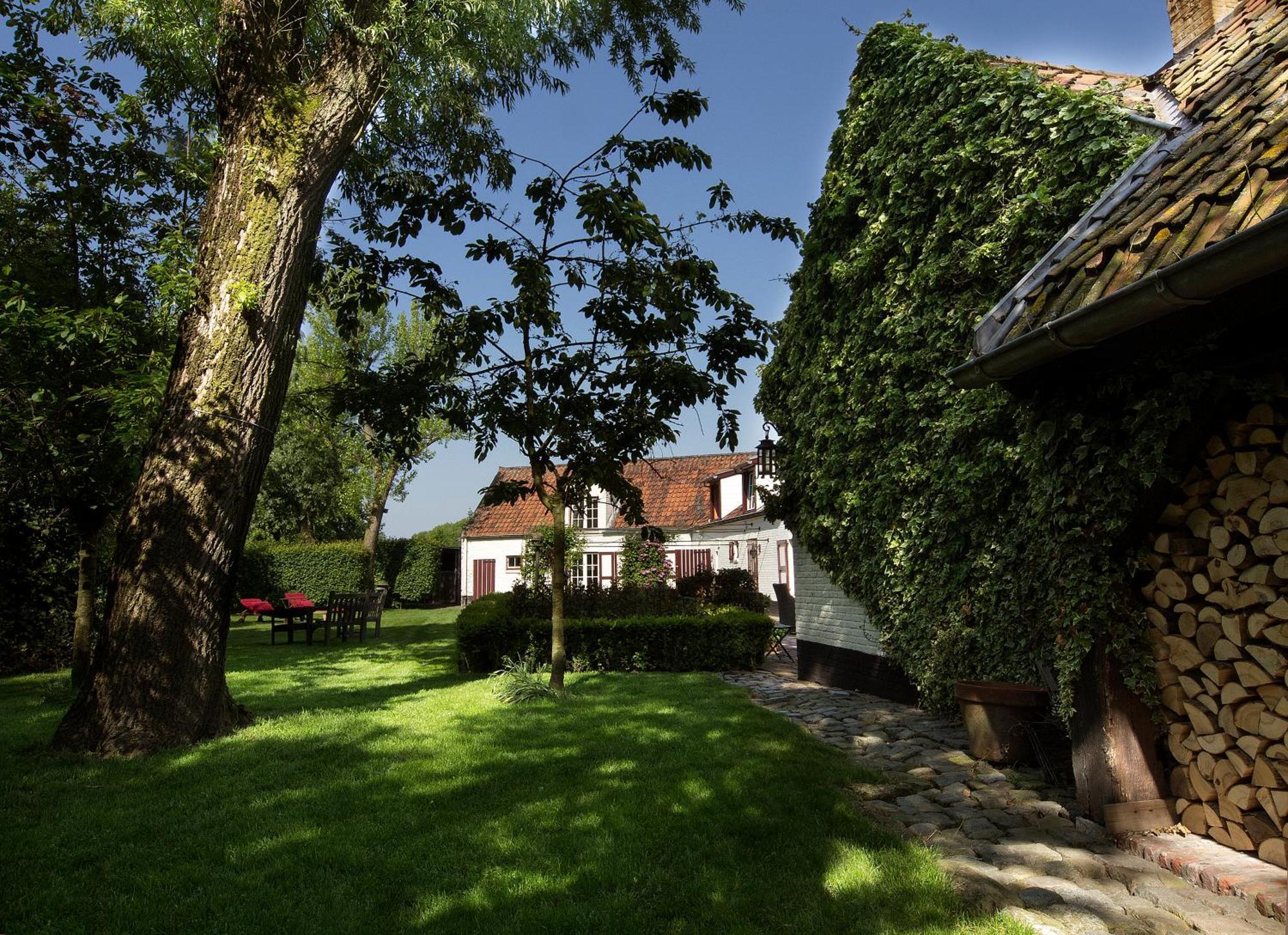 B&B Pronkenburg Брюж Екстериор снимка